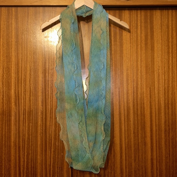 Three new infinity scarves. - Picture 5 of 8